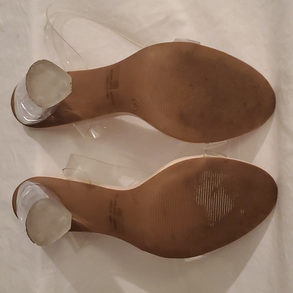 Heels 🥳 - Picture 4 of 6
